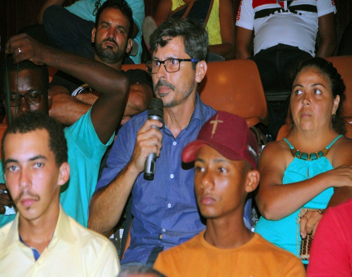 Plenária acontece no Colégio Modelo Luís Eduardo Magalhães Plenária acontece no Colégio Modelo Luís Eduardo Magalhães